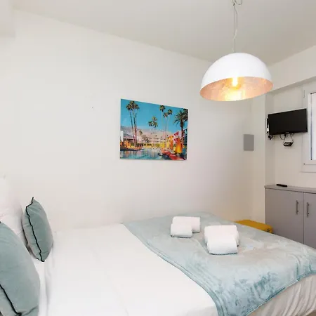 Le Grain D'or Yourhosthelper * Κάννες